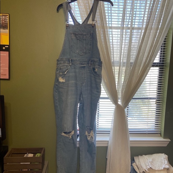 American Eagle Outfitters Pants - American Eagle Outfitters Distressed Mom Denim Overalls Stretch 14 Regular